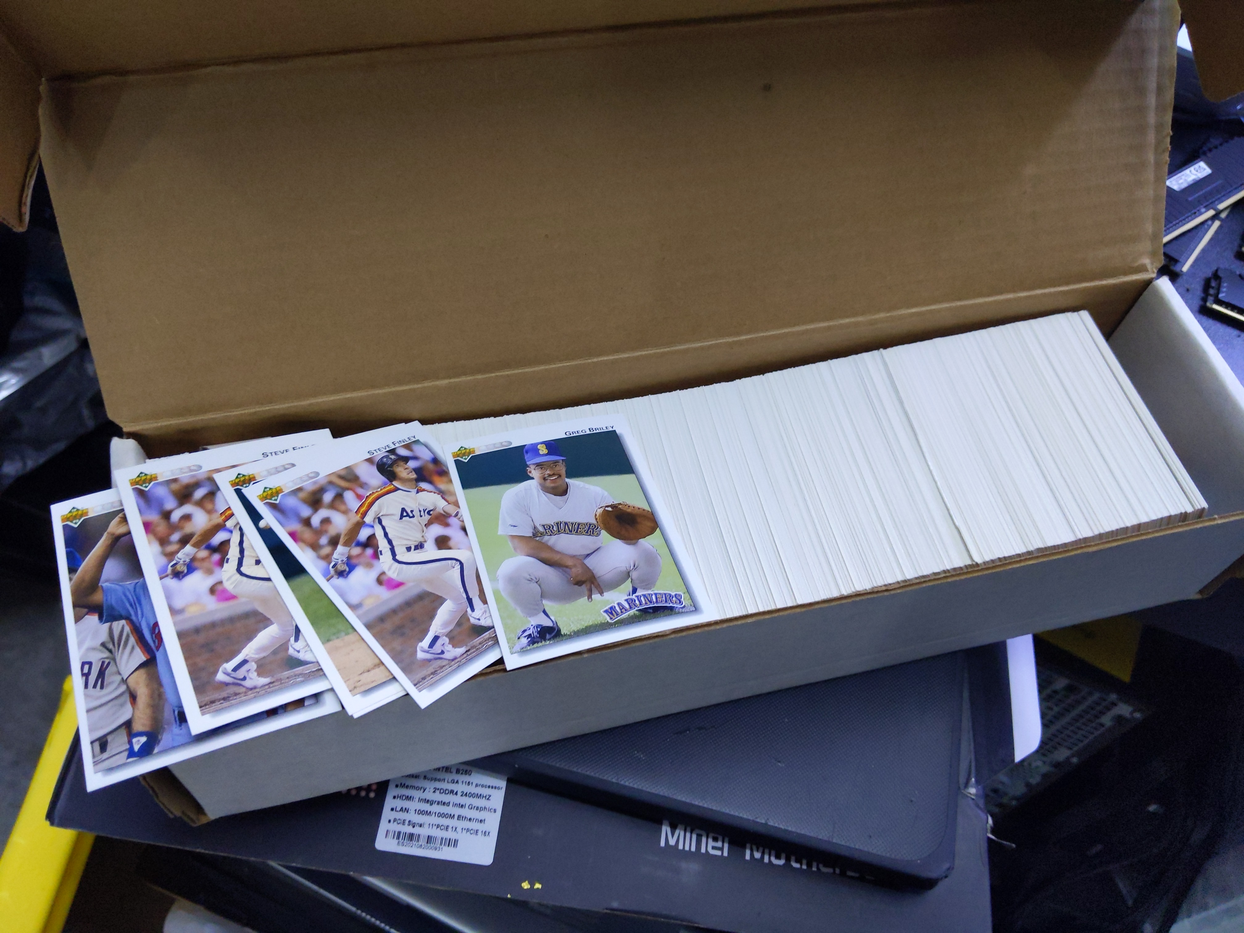 Random bulk 1991 baseball cards