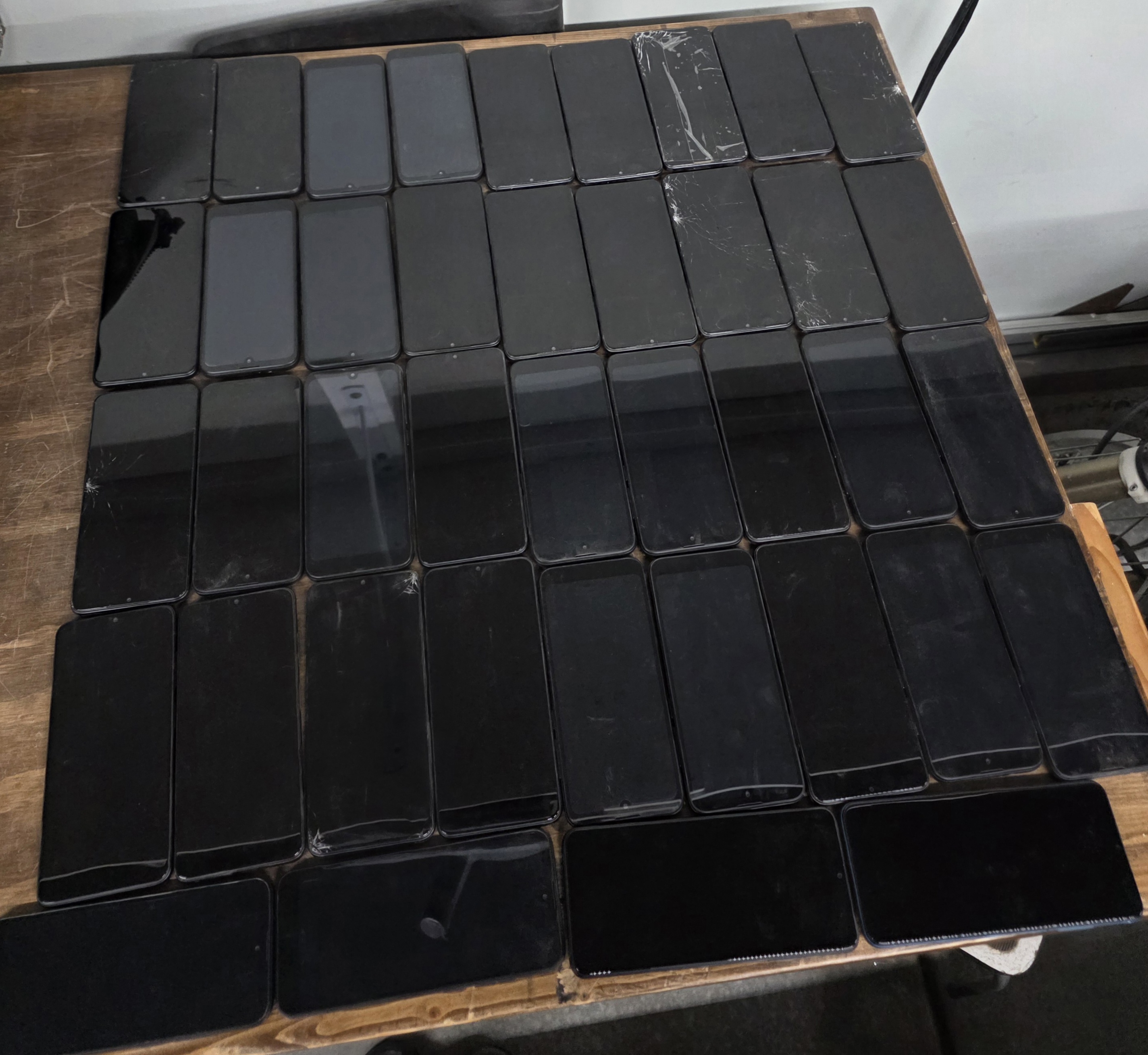 40 Cellphones Lot