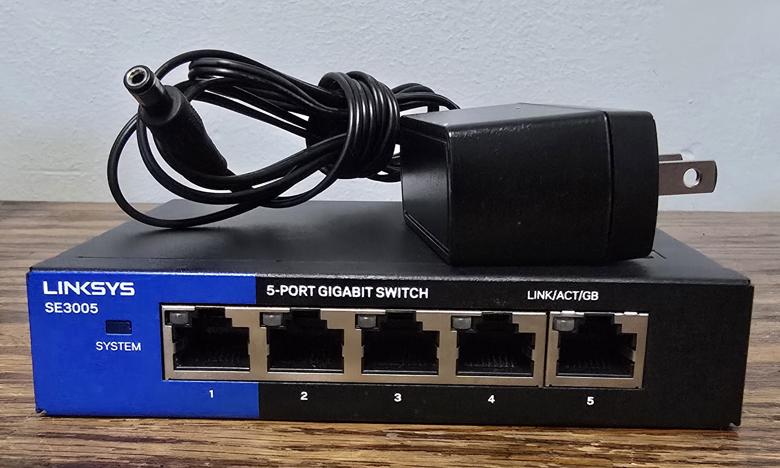 Netgear SE3005V2 5 Port Network Switch